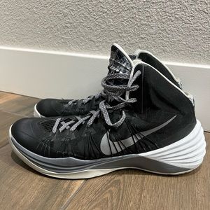 Men’s Size 13 Nike Hyperdunk Basketball Shoes